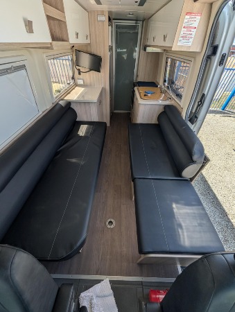 PXL_20260204_041457380